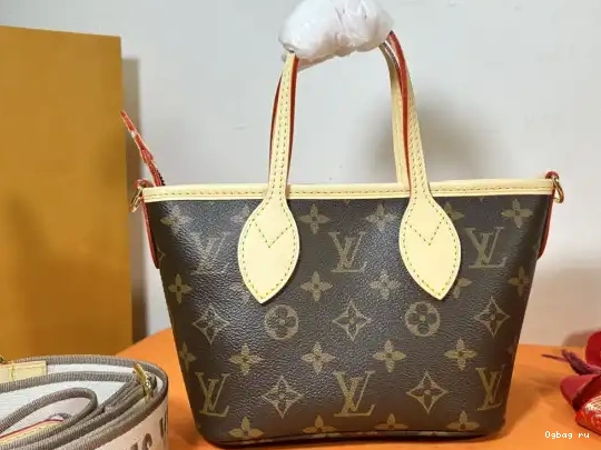 NEVERFULL VUITTON BB LOUIS 0701